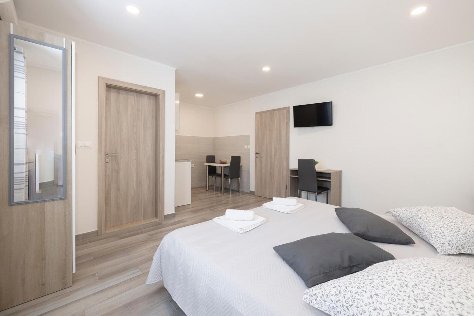 Apartmani Marta Тучепи Екстер'єр фото