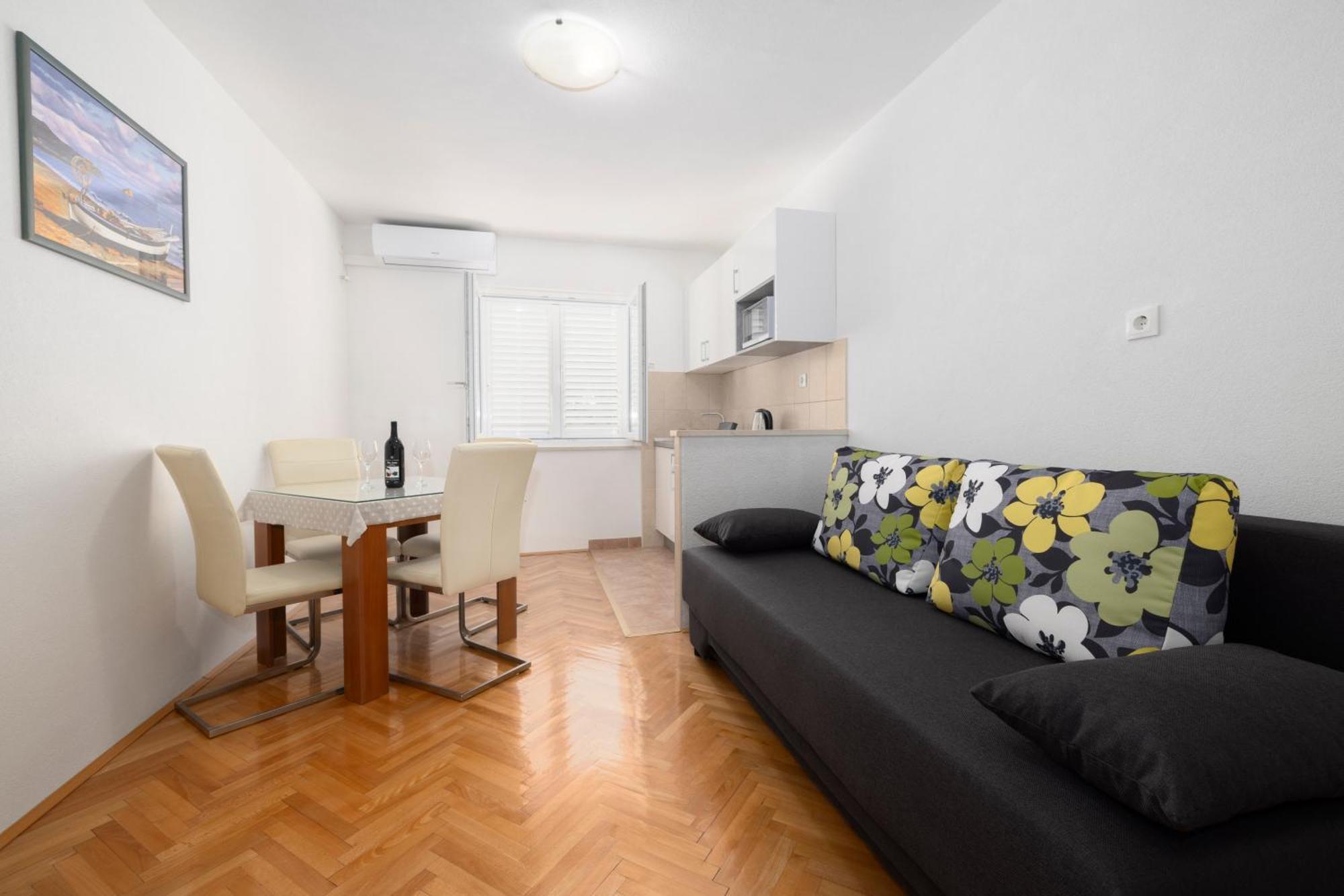 Apartmani Marta Тучепи Екстер'єр фото