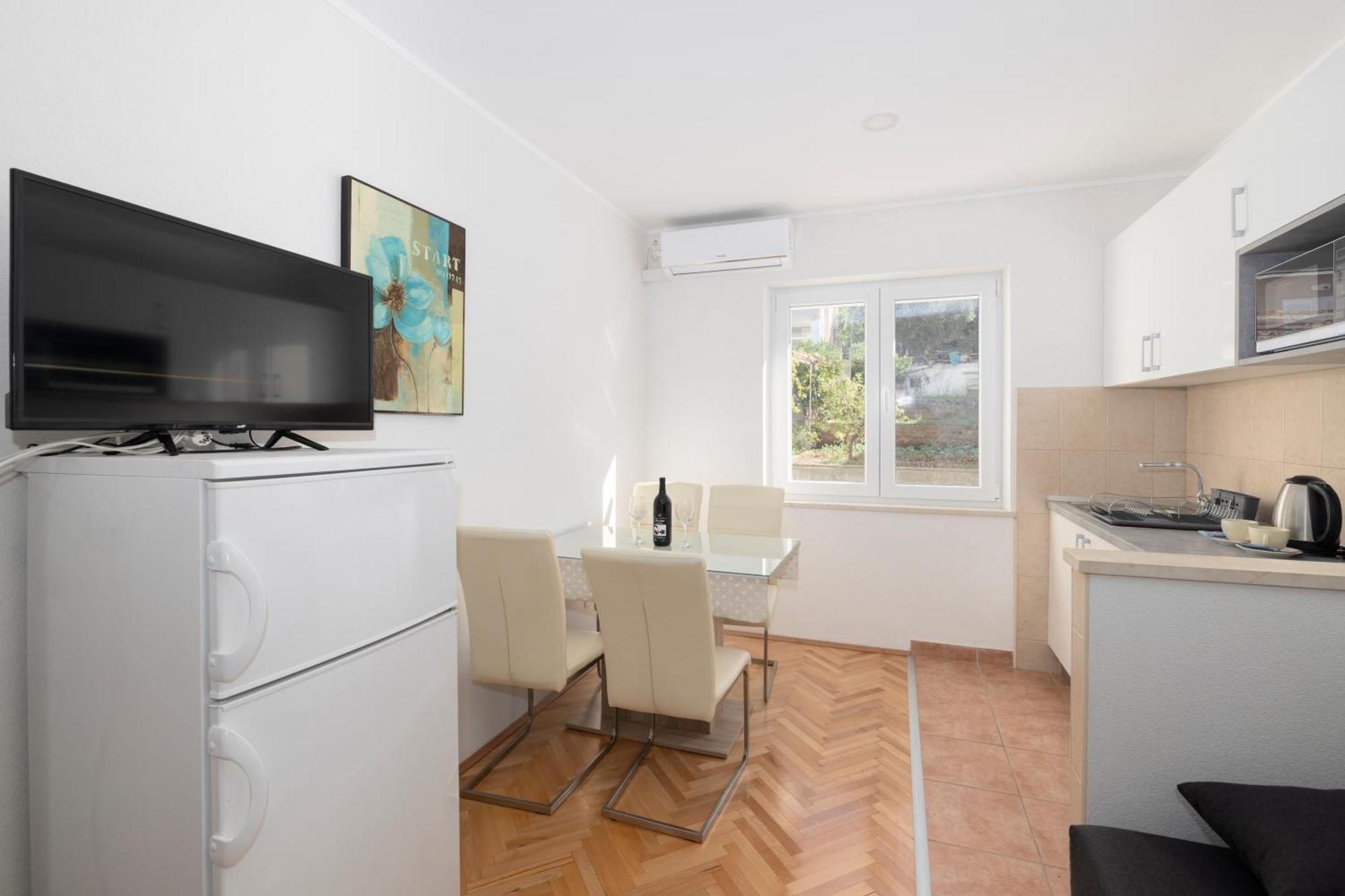 Apartmani Marta Тучепи Екстер'єр фото