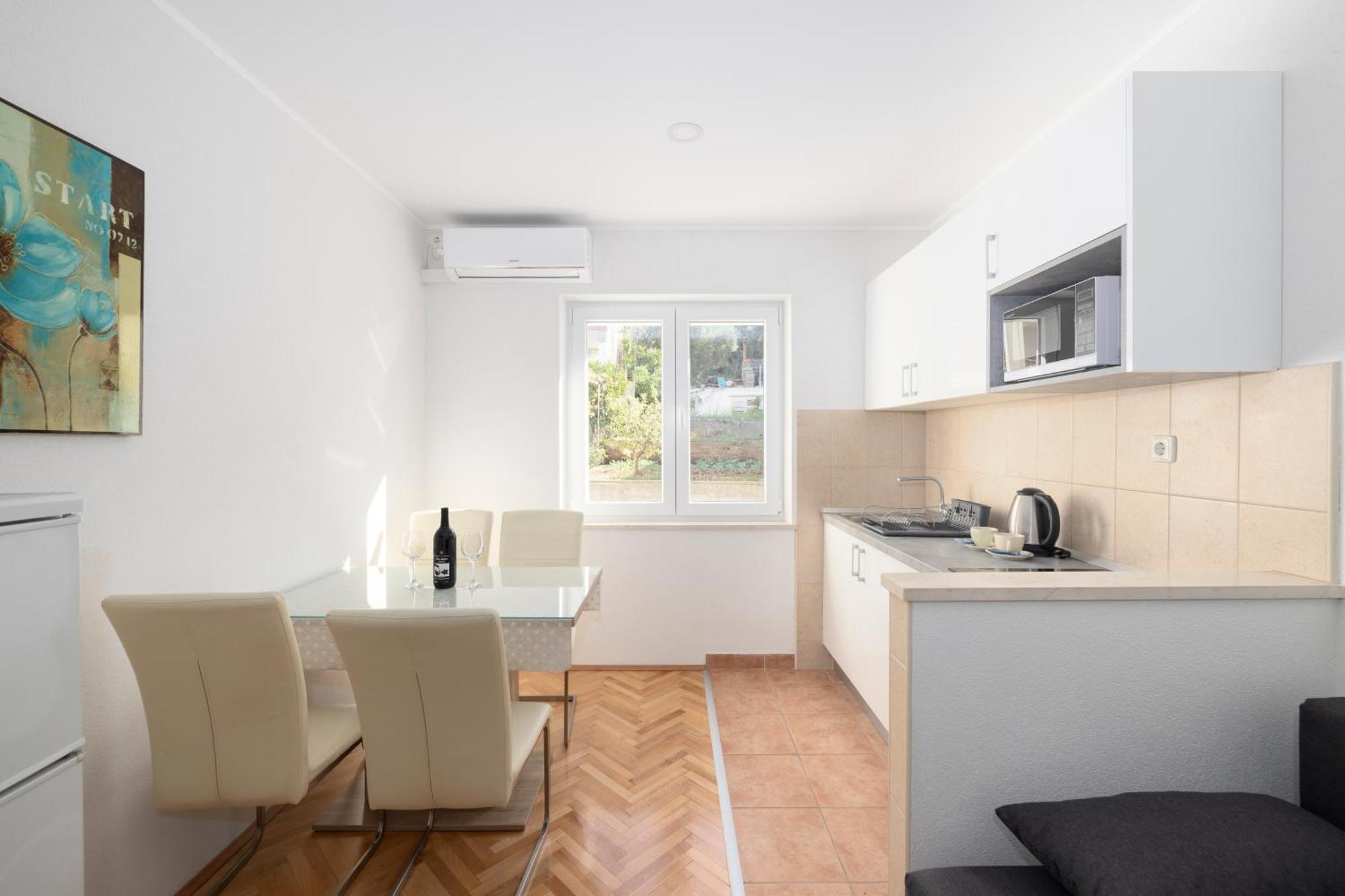 Apartmani Marta Тучепи Екстер'єр фото